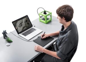 intuos-3d_in-use
