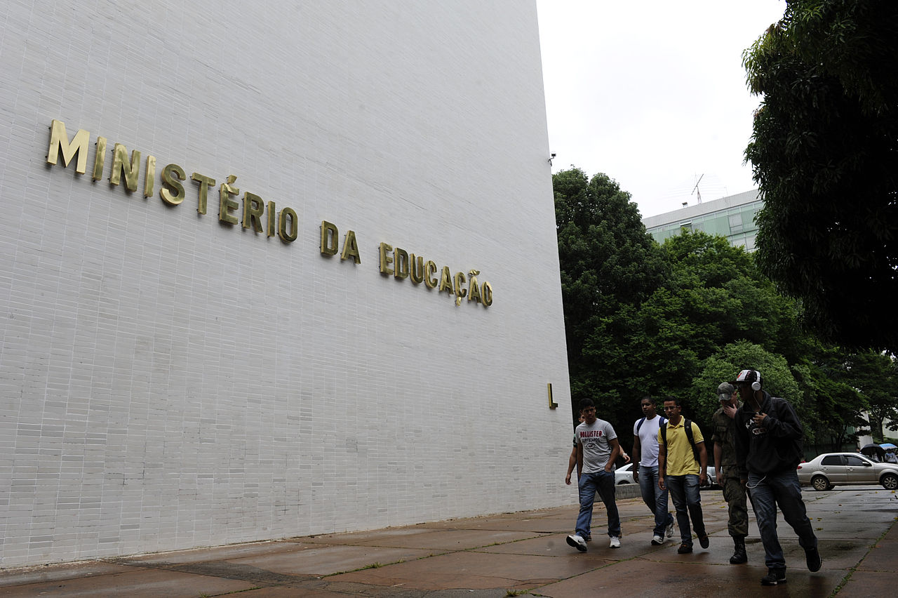 Combo de serviços e soluções tecnológicas proporciona uma gestão eficiente do acervo acadêmico das instituições de ensino superior no Brasil dentro dos critérios exigidos pelo MEC.