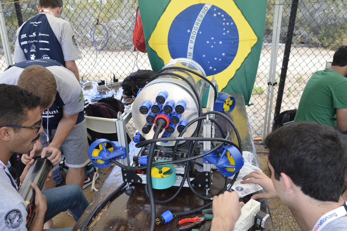 Robô da Equipe Nautilus representa Brasil na Robosub 2019